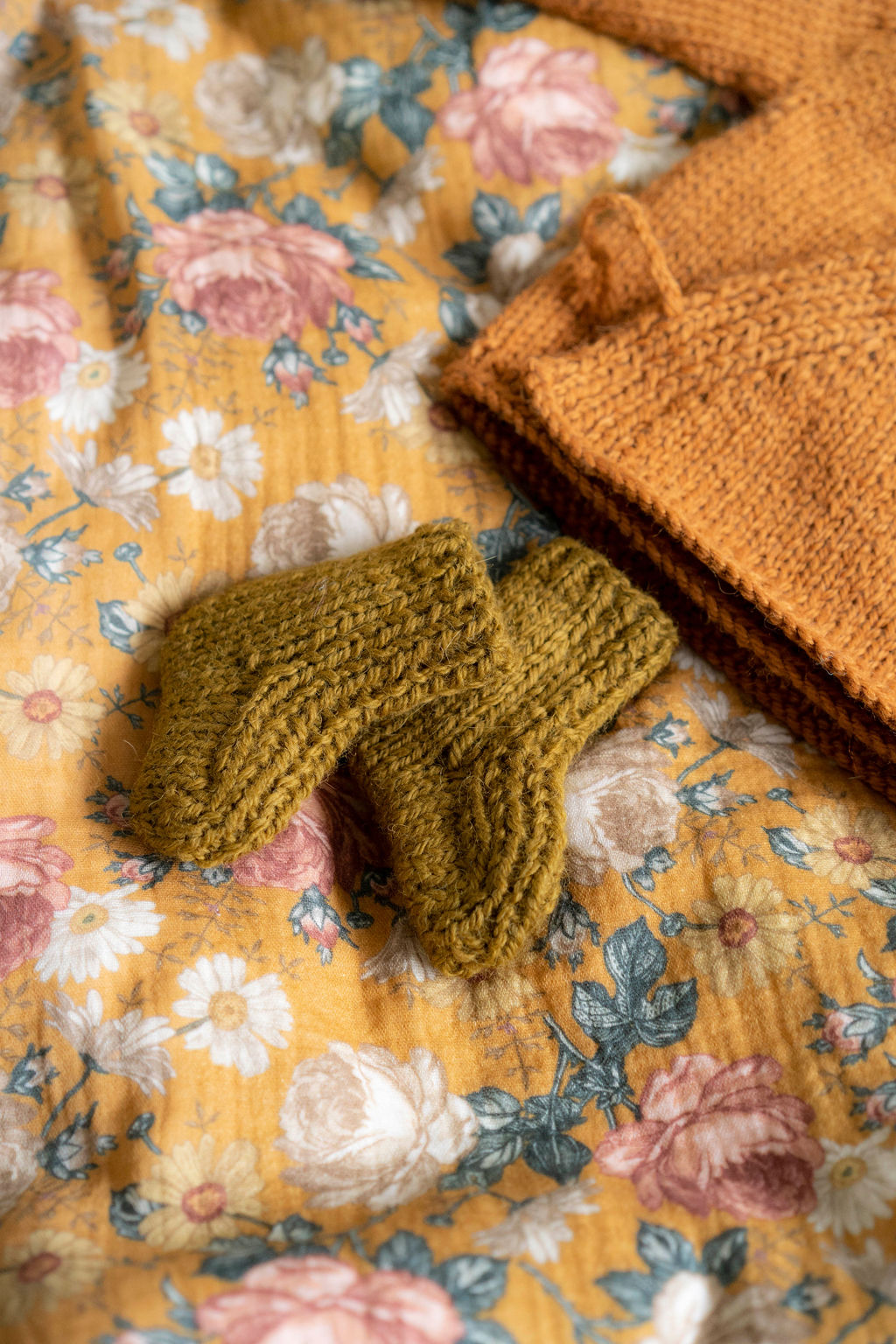 Kit layette Anny Blatt, le cadeau de naissance à tricoter