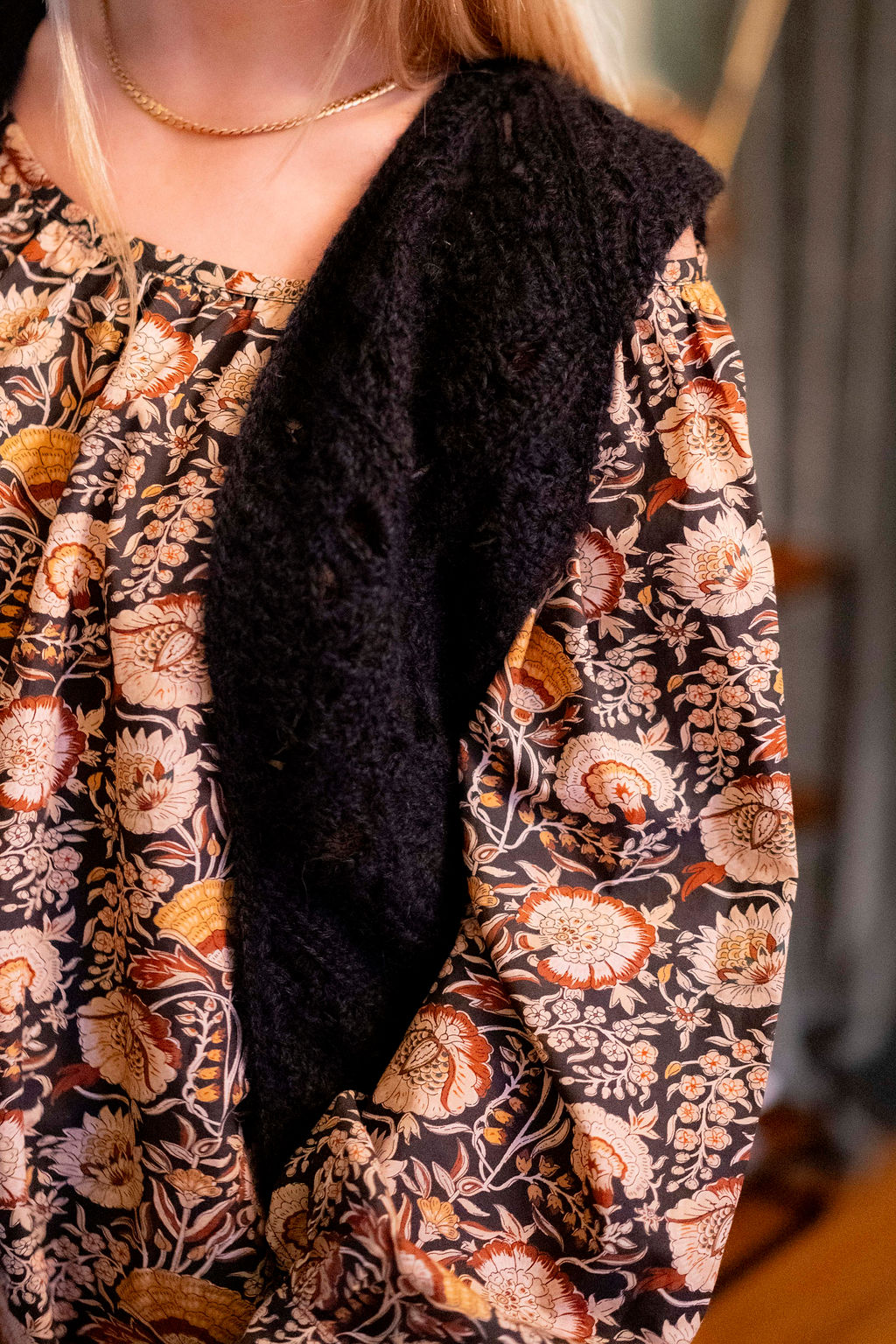 gilet-crochet-noir-ck58-2
