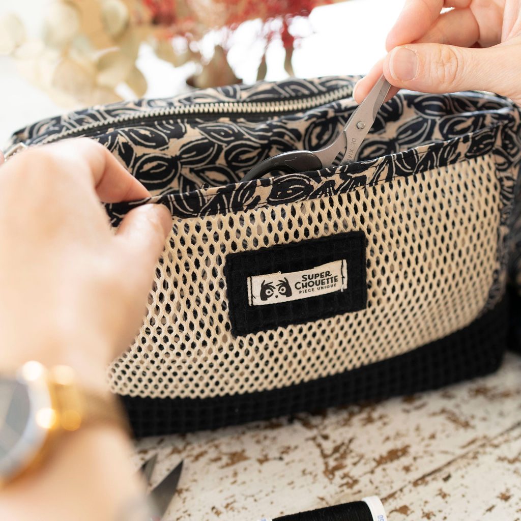 pochette-zippee-CK46-noir-atelier-3